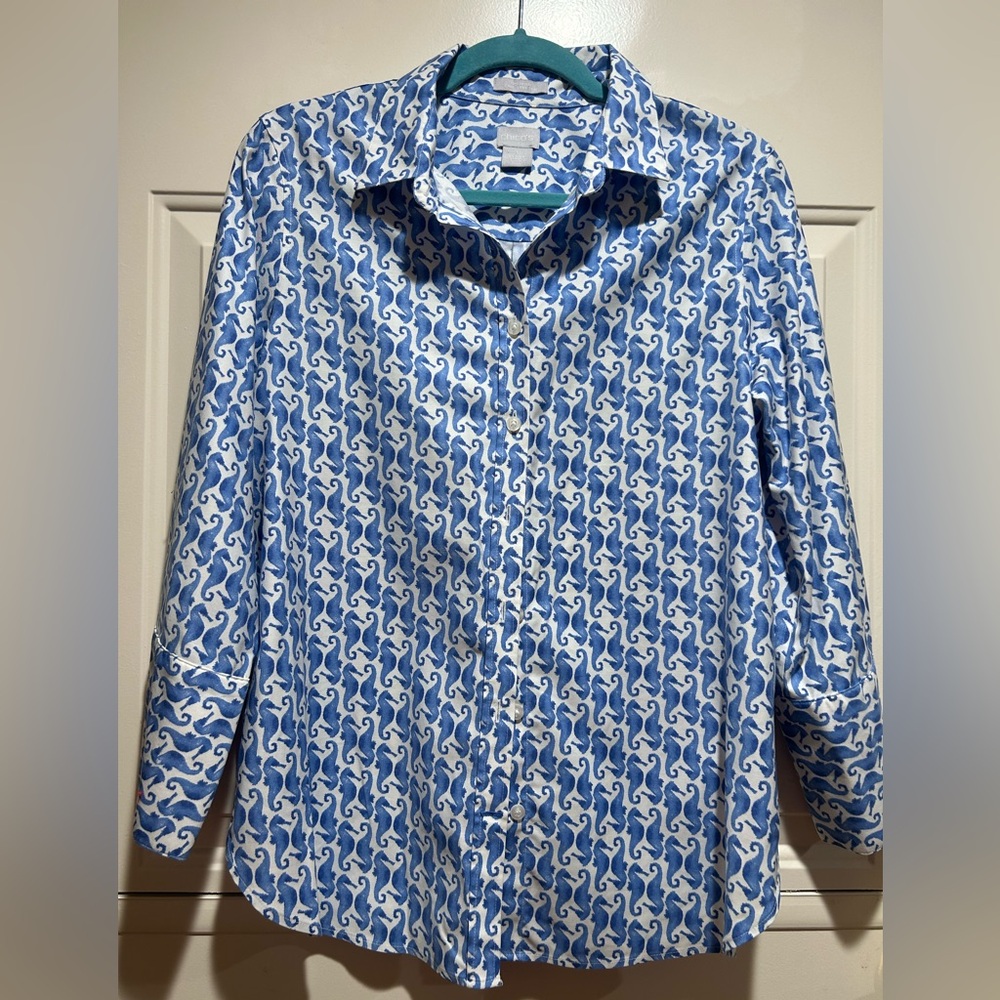 Chicos No Iron Blue and White Sea Horse Patterned Button-Up Shirt Size 1 (8)
